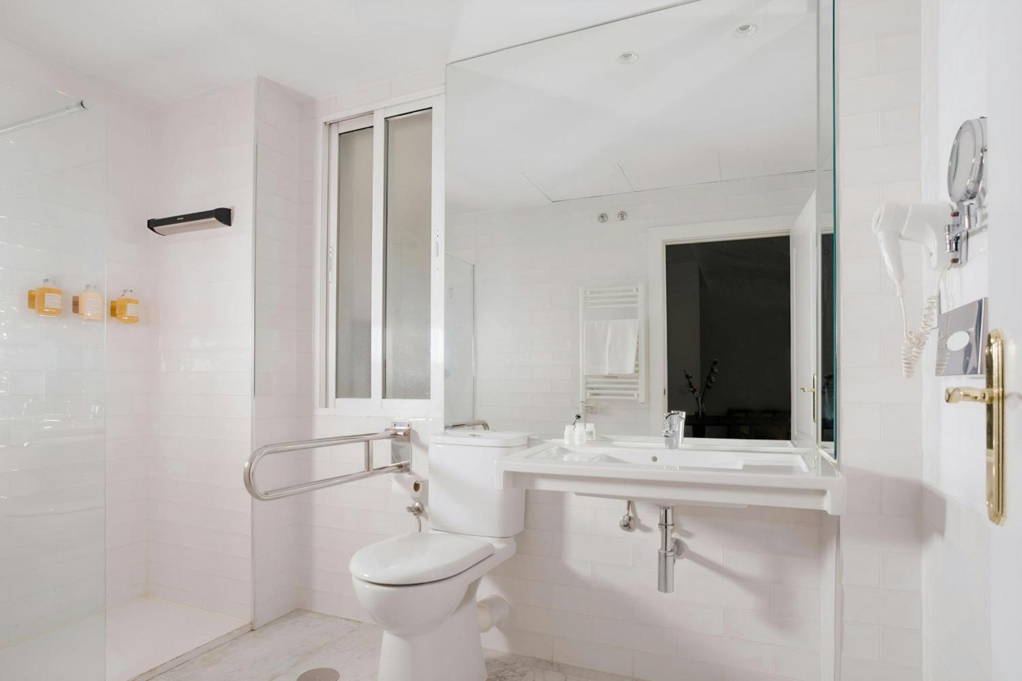 Aparthotel Sonder Santa Ana Madrid